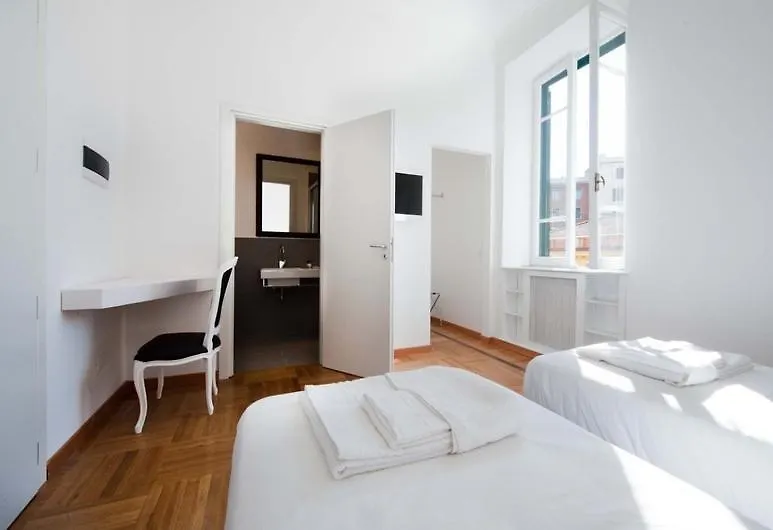 רומא Imperia Suite 3*,