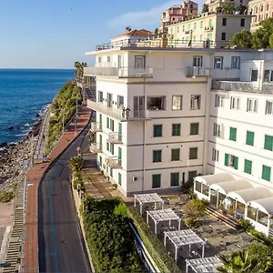 Corallo 3*, Imperia Italie